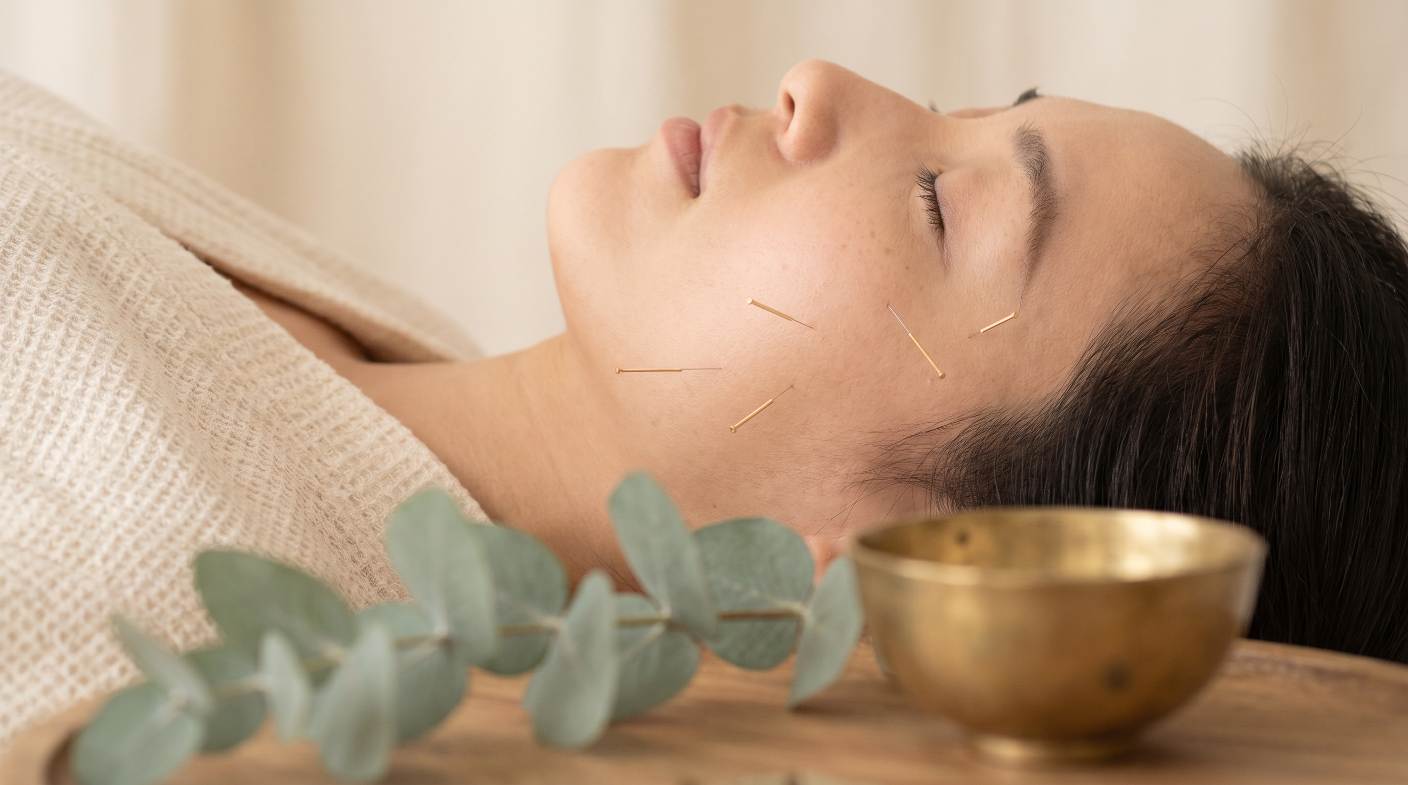 ฝังเข็มรักษาฝ้า กระ จุดด่างดำ ลดฝ้าจากภายในได้จริงไหม? — อธิบายโดย พจ. ณัฐนรี (หมอณัฐนรี)